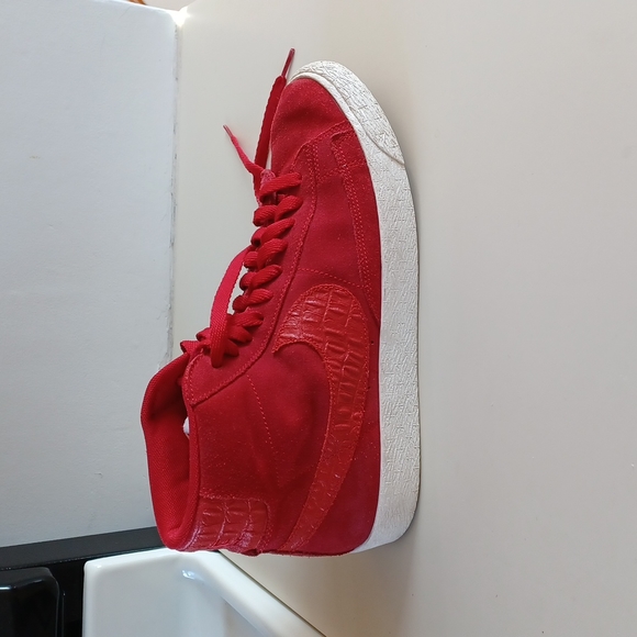 Nike Blazers - Picture 4 of 4